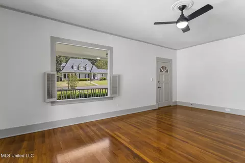 Living - 4087 Redwing Ave, Jackson, MS 39216 photo 4 of 4