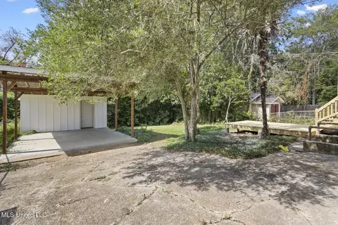 Exterior - 4087 Redwing Ave, Jackson, MS 39216 photo 3 of 5