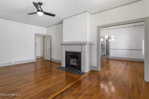 Living - 4087 Redwing Ave, Jackson, MS 39216 photo 3 of 4