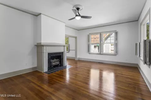 Living - 4087 Redwing Ave, Jackson, MS 39216 photo 1 of 4