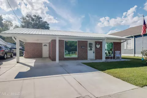 251 Santini St, Biloxi, MS 39530