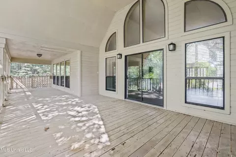 Exterior - 8803 Howling Fox Cv, Hernando, MS 38632 photo 6 of 10