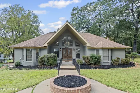 Exterior - 8803 Howling Fox Cv, Hernando, MS 38632 photo 2 of 10