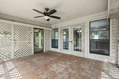 Exterior - 8803 Howling Fox Cv, Hernando, MS 38632 photo 7 of 10