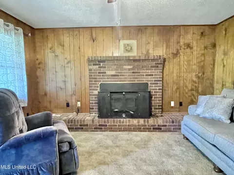 Living - 75 Cyprus Rd, Mclain, MS 39456 photo 2 of 3
