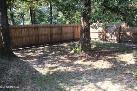 Exterior - 1478 Bass Ave, Jackson, MS 39212 photo 6 of 9