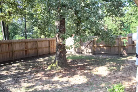 Exterior - 1478 Bass Ave, Jackson, MS 39212 photo 7 of 9