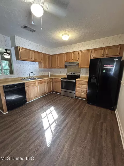 Kitchen - 1478 Bass Ave, Jackson, MS 39212 photo 1 of 2