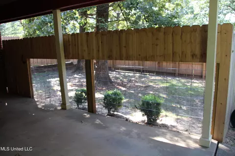 Exterior - 1478 Bass Ave, Jackson, MS 39212 photo 5 of 9