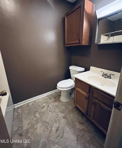 Bath - 1478 Bass Ave, Jackson, MS 39212 photo 4 of 4
