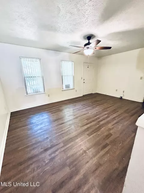 Living - 1478 Bass Ave, Jackson, MS 39212 photo 2 of 2