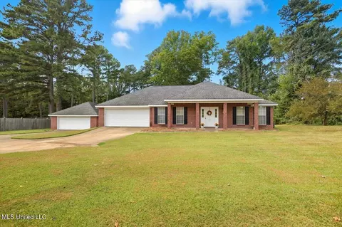 301 Belvedere Dr, Pearl, MS 39208