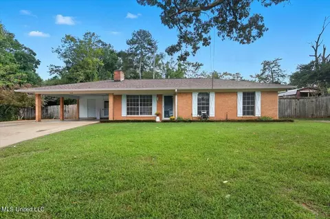 620 Pemberton Dr, Pearl, MS 39208