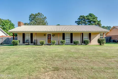 2720 N Sycamore Cv, Pearl, MS 39208
