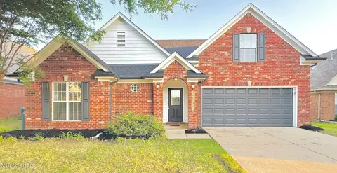 2595 Hunters Pointe Dr, Southaven, MS 38672