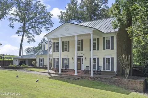 370 Cedar Hills Rd, Holly Springs, MS 38635