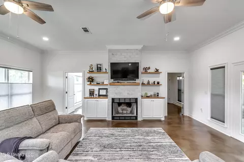 Living - 418 Barksdale Rd, Brandon, MS 39047 photo 1 of 1