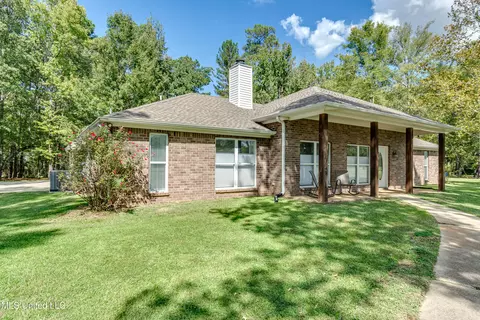 Exterior - 418 Barksdale Rd, Brandon, MS 39047 photo 4 of 22