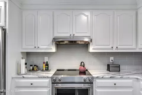 Kitchen - 418 Barksdale Rd, Brandon, MS 39047 photo 4 of 7