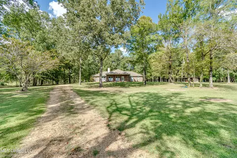 Exterior - 418 Barksdale Rd, Brandon, MS 39047 photo 5 of 22