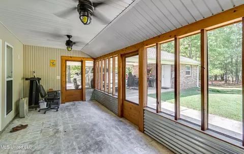 Exterior - 418 Barksdale Rd, Brandon, MS 39047 photo 10 of 22