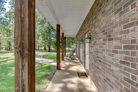 Exterior - 418 Barksdale Rd, Brandon, MS 39047 photo 8 of 22