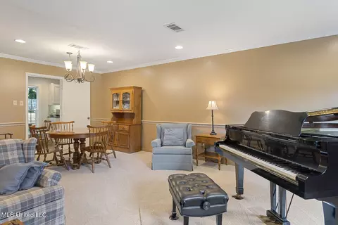 Dining - 69 Terrapin Dr, Brandon, MS 39042 photo 1 of 3