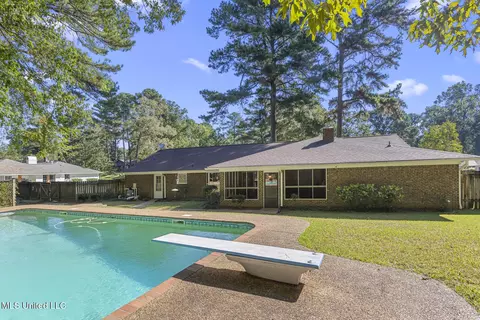Exterior - 69 Terrapin Dr, Brandon, MS 39042 photo 7 of 10