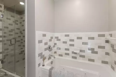 Bath - 69 Terrapin Dr, Brandon, MS 39042 photo 3 of 5