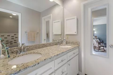 Bath - 69 Terrapin Dr, Brandon, MS 39042 photo 2 of 5