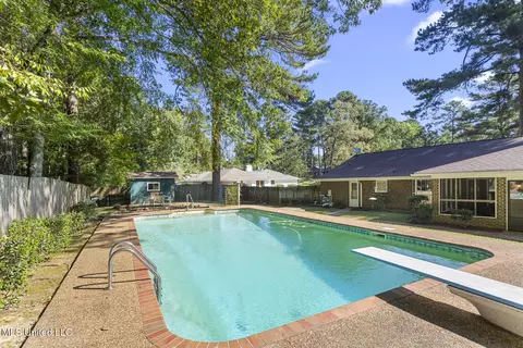 Exterior - 69 Terrapin Dr, Brandon, MS 39042 photo 6 of 10
