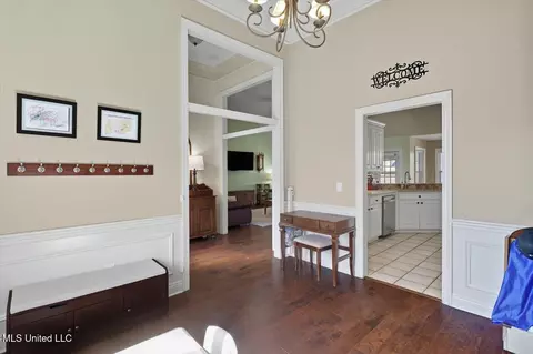 Entry Way - 345 Avalon Way, Brandon, MS 39047 photo 2 of 2