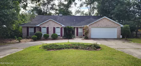 8331 Makiki Dr, Diamondhead, MS 39525