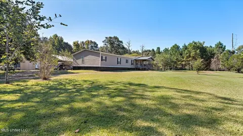 3064 E Whitworth St, Hazlehurst, MS 39083