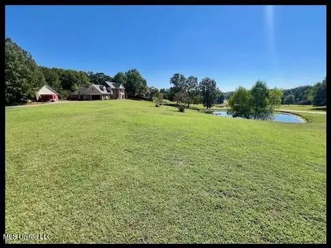 Exterior - 4790 Conner Dr, Hernando, MS 38632 photo 3 of 10