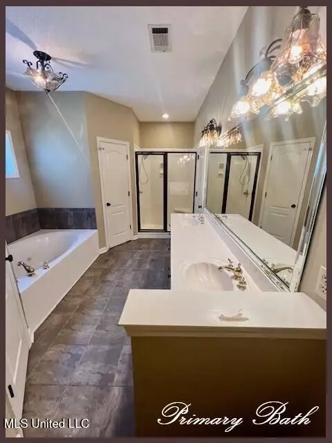 Bath - 4790 Conner Dr, Hernando, MS 38632 photo 3 of 9