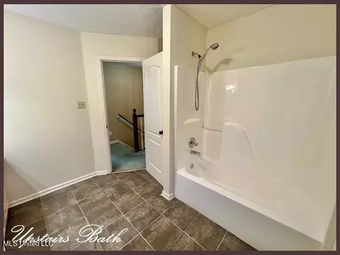 Bath - 4790 Conner Dr, Hernando, MS 38632 photo 9 of 9