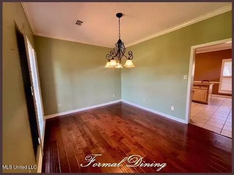 Dining - 4790 Conner Dr, Hernando, MS 38632 photo 2 of 2