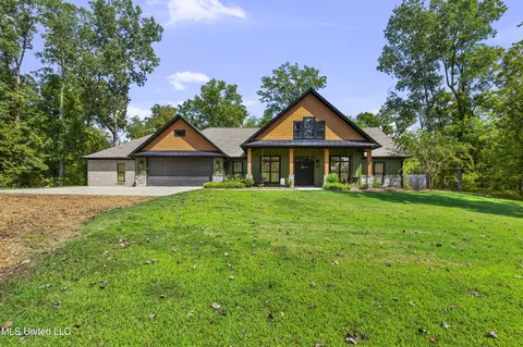 2233 Holloman Rd, Bentonia, MS 39040
