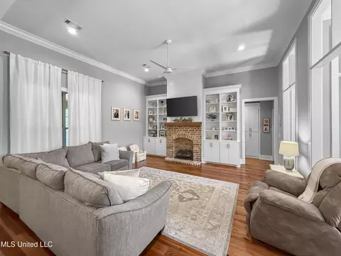 Living - 183 Cornerstone Dr, Brandon, MS 39042 photo 1 of 4