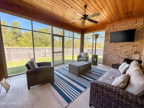Exterior - 183 Cornerstone Dr, Brandon, MS 39042 photo 4 of 6
