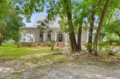 26240 Eddy Rd, Pass Christian, MS 39571