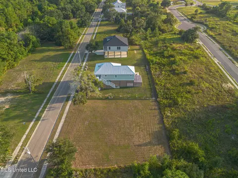 133 Markham Dr, Long Beach, MS 39560 photo 4