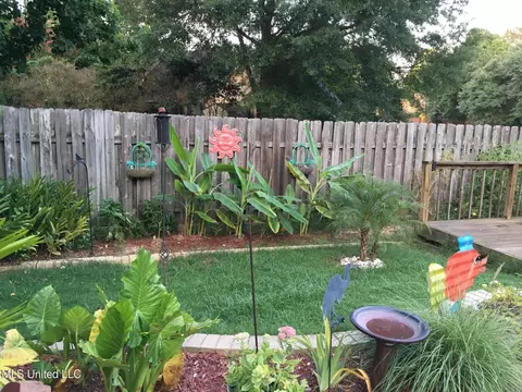 50 Woodridge Pl, Jackson, MS 39211