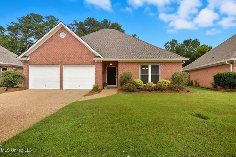 505 Spring Lake Dr, Pearl, MS 39208
