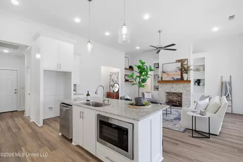 Kitchen - 109 Willow Way, Canton, MS 39046 photo 1 of 3