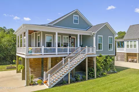 116 Palm Ave, Pass Christian, MS 39571