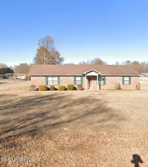 3515 Julia St, Greenwood, MS 38930