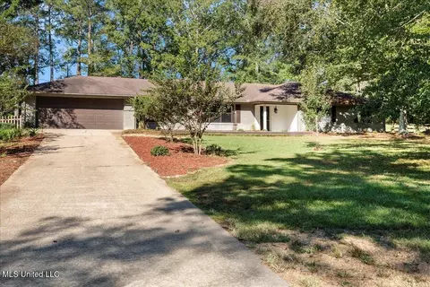 1064 Pine Cone Ln, Summit, MS 39666