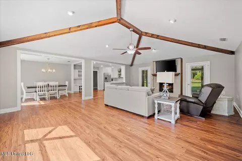 1064 Pine Cone Ln, Summit, MS 39666 photo 8